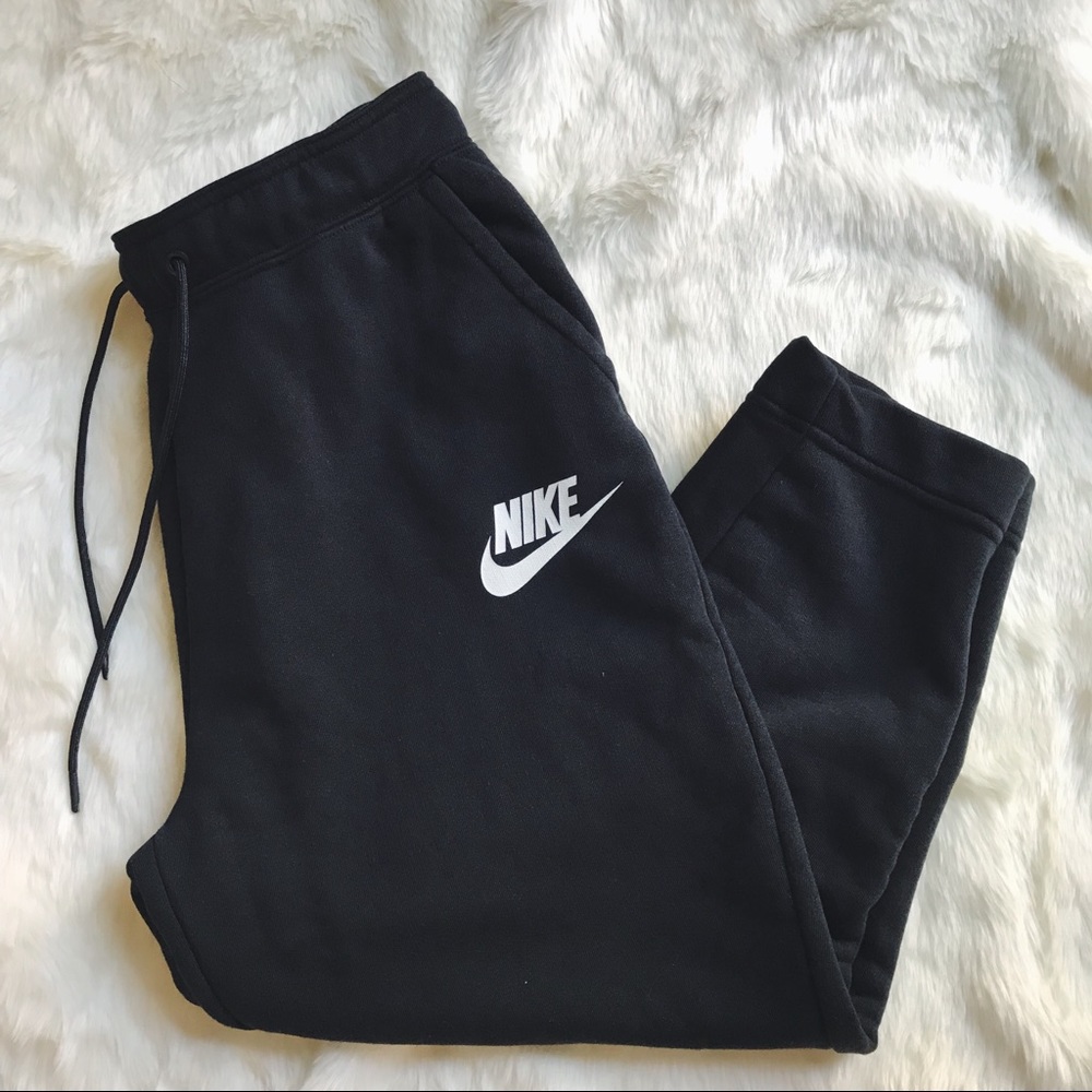 Nike Black Cropped Fleece Sweatpants - Picture 4 of 6